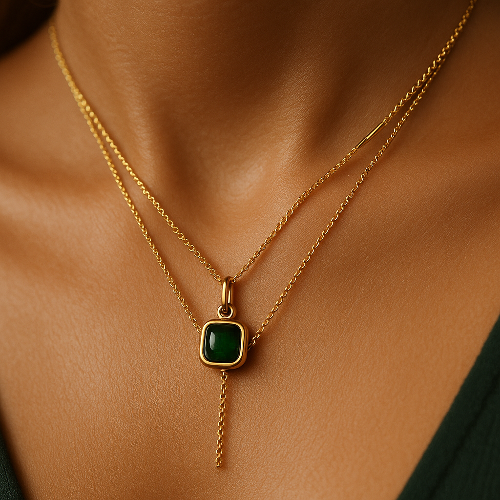 18Kt Emerald Glow Pendant