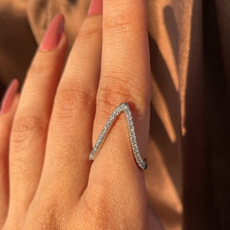 18Kt Chevron Ring