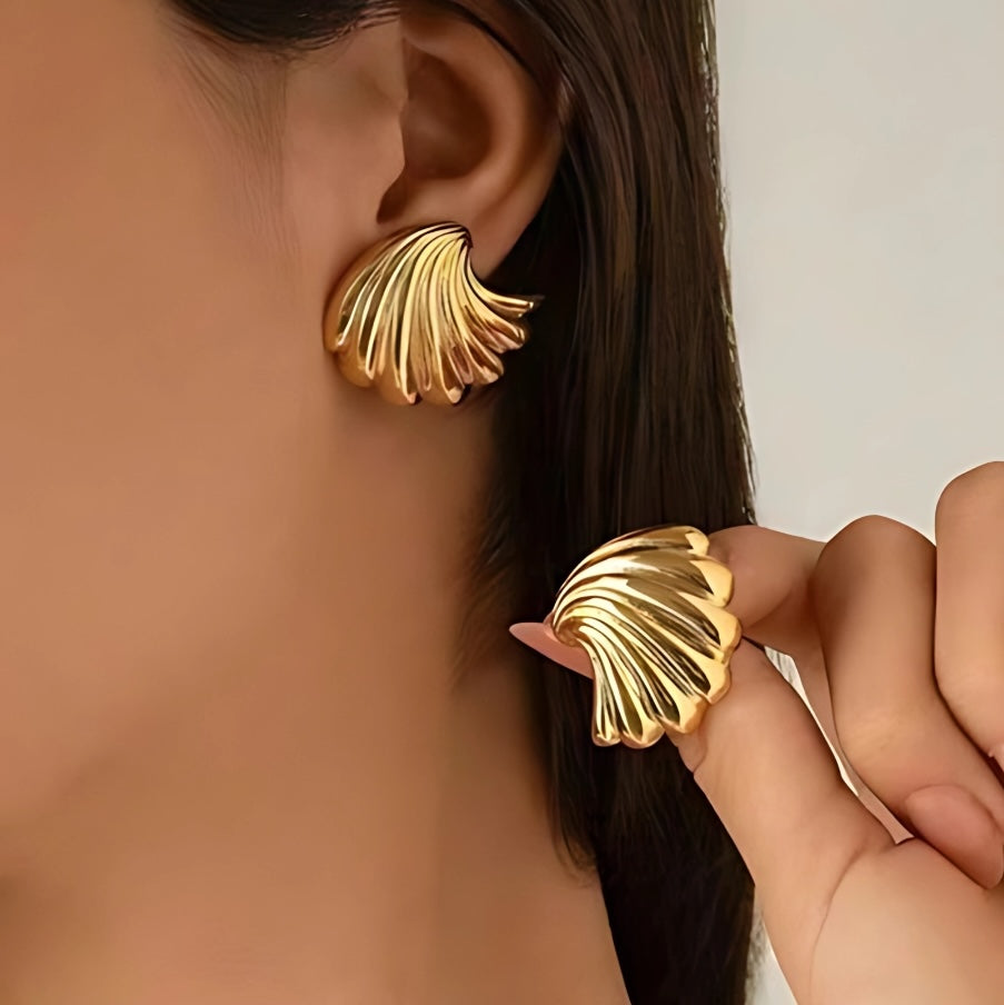 OCEAN SHELL STUD 
