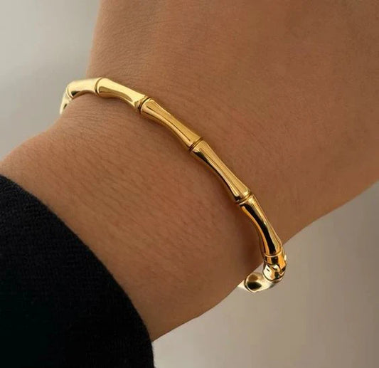 18Kt Bamboo Design Bracelet